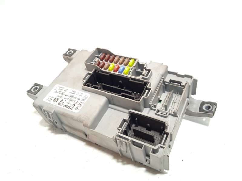 Recambio de caja reles / fusibles para peugeot bipper tepee active referencia OEM IAM 1372879080 01372879080 - Negro