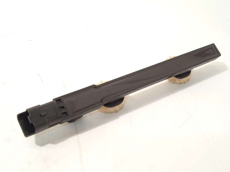 Recambio de antena para peugeot 208 ii (ub_, up_, uw_, uj_) 1.2 puretech 130 referencia OEM IAM 9827157280 - Negro
