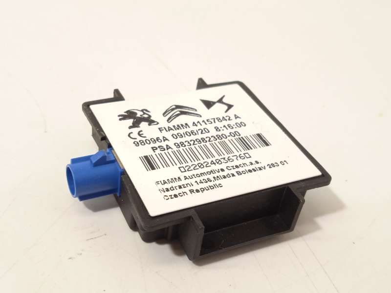 Recambio de antena para peugeot 208 ii (ub_, up_, uw_, uj_) 1.2 puretech 130 referencia OEM IAM 9832982380 - Negro