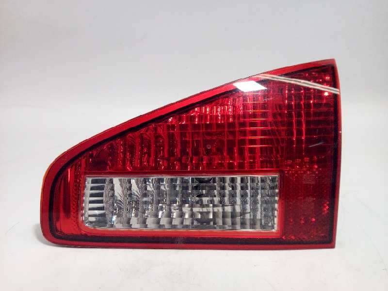 Recambio de piloto trasero derecho interior para subaru tribeca b9 classic referencia OEM IAM 84251XA20A - Azul