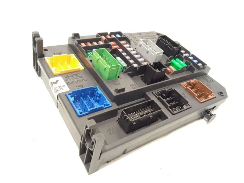 Recambio de caja reles / fusibles para ds ds 4 / ds 4 crossback (nx_) 1.2 thp 130 (nxhnym) referencia OEM IAM 9806687980 A2C388 - Gris