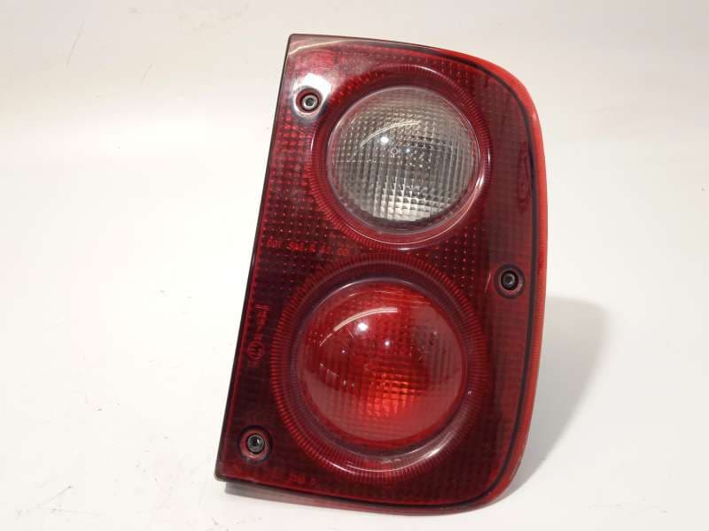 Recambio de piloto trasero derecho para land rover freelander i (l314) 2.0 td4 4x4 referencia OEM IAM AMR4003 - Plata