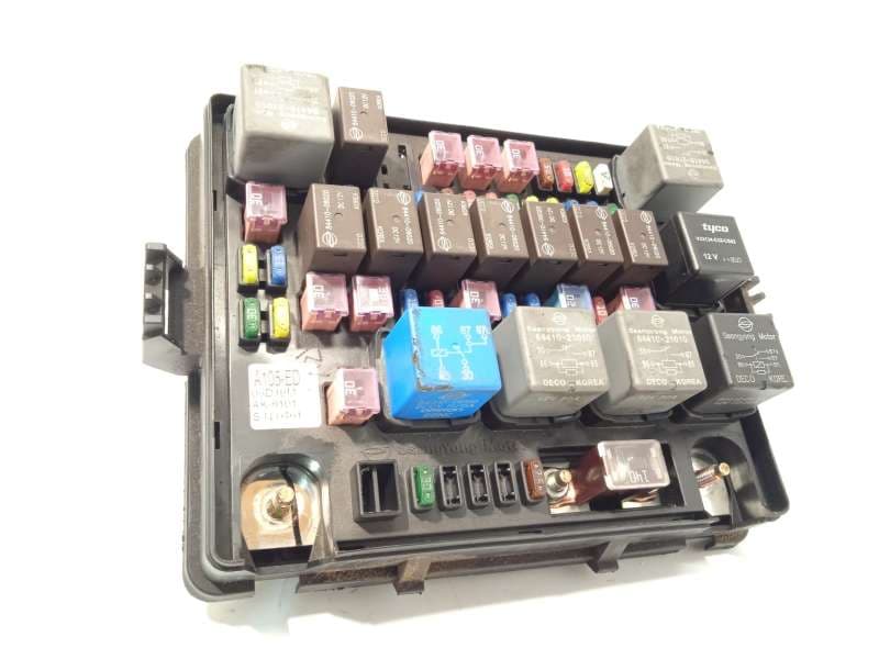 Recambio de caja reles / fusibles para ssangyong rodius i 2.7 xdi 4wd referencia OEM IAM A105ED 8234021010 - Negro