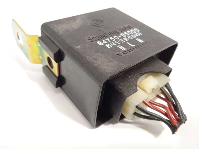 Recambio de modulo electronico para ssangyong actyon i 2.0 xdi referencia OEM IAM 8475005000