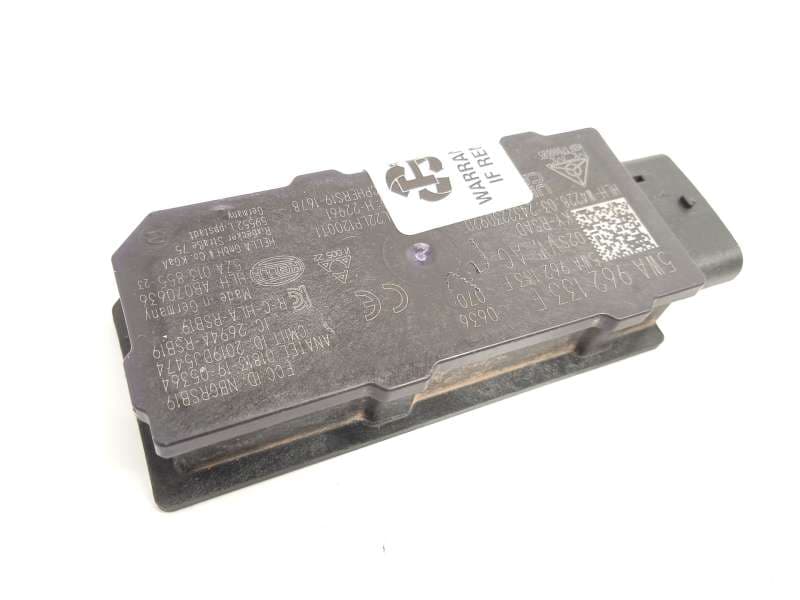 Recambio de modulo electronico para cupra formentor (km7, kmp) 1.4 e-hybrid referencia OEM IAM 5WA962133F - Blanco