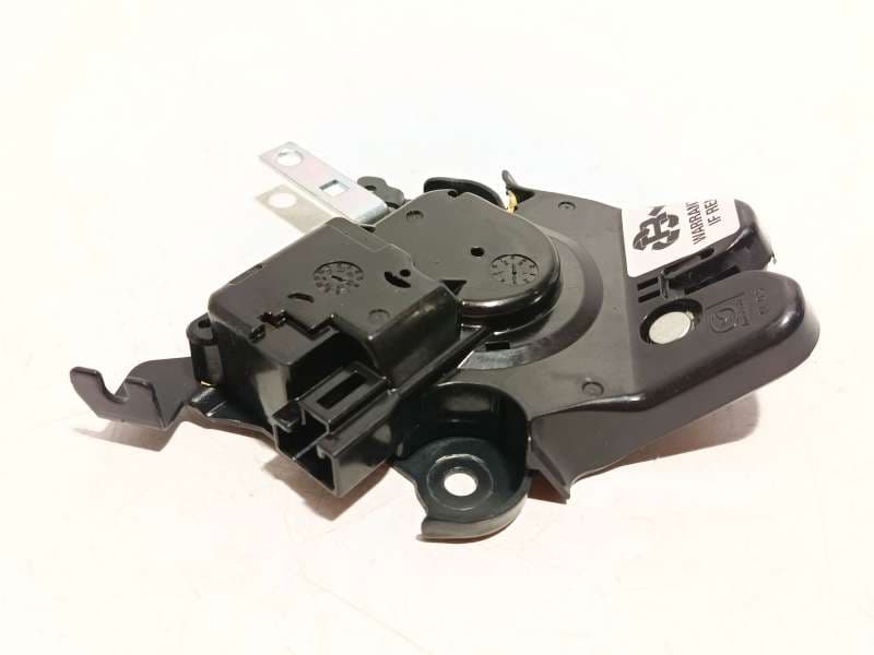 Recambio de cerradura maletero / porton para mazda mazda 3 sedan 2.5 e-skyactiv-g referencia OEM IAM GHK156820A