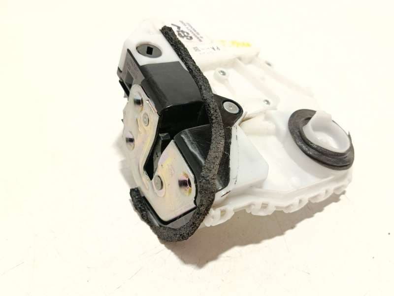 Recambio de cerradura puerta trasera derecha para mazda mazda 3 sedan 2.5 e-skyactiv-g referencia OEM IAM BCJH BDMC72310C
