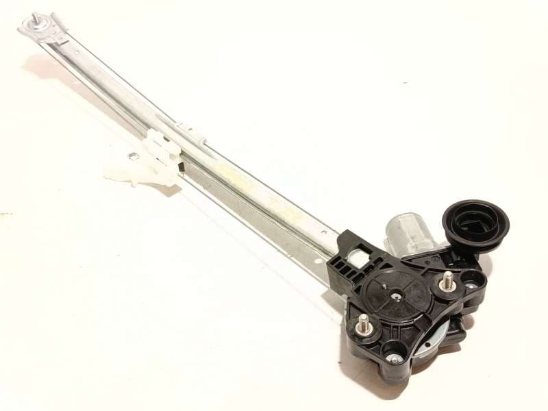 Recambio de elevalunas trasero izquierdo para mazda mazda 3 sedan 2.5 e-skyactiv-g referencia OEM IAM BCJH7358X BCJH7358XC