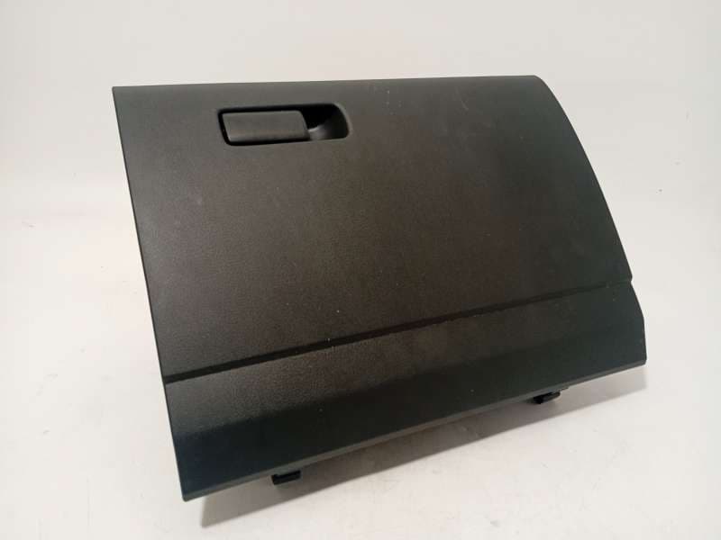 Recambio de guantera para mazda mazda 3 sedan 2.5 e-skyactiv-g referencia OEM IAM BEPN64051