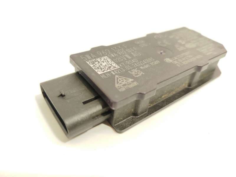 Recambio de antena para cupra leon (kl1, ku1, kug) 1.5 etsi referencia OEM IAM 5WA962133F - Negro