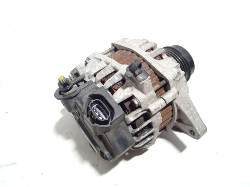 Recambio de alternador para kia venga (yn) 1.4 cvvt referencia OEM IAM 373002B710 2617585 - Blanco