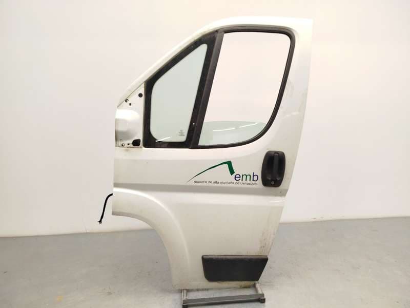 Recambio de puerta delantera izquierda para peugeot boxer autobús 2.2 hdi 120 referencia OEM IAM 9002X8 - Blanco