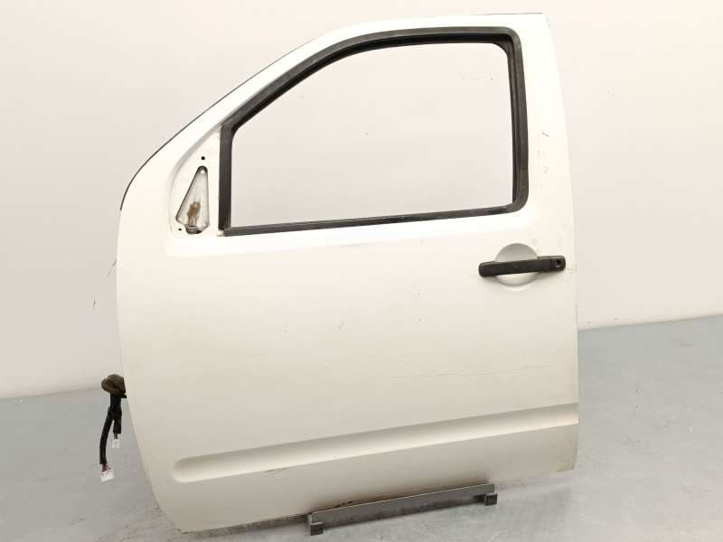 Recambio de puerta delantera izquierda para nissan navara np300 (d40) 2.5 dci 4wd referencia OEM IAM 80101EB330 - Blanco
