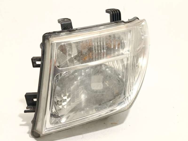 Recambio de faro izquierdo para nissan navara np300 (d40) 2.5 dci 4wd referencia OEM IAM 26060EB30A - Blanco