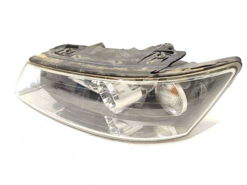 Recambio de faro izquierdo para hyundai sonata v (nf) 2.0 crdi referencia OEM IAM 921013K110 - Granate
